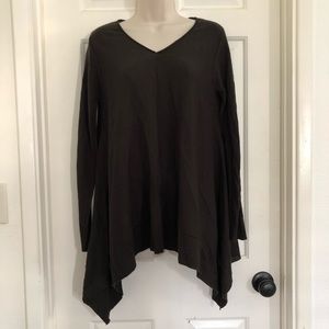NWT Jaclyn Smith long black sleeve v-neck sweater